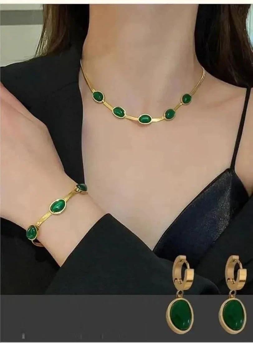 Oval Green Crystal Pendant Necklace (ST-101)